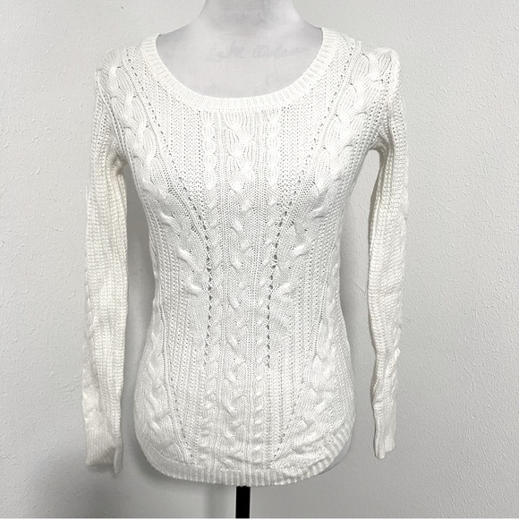 SO Women’s XS Perfect Pullover Fitted Long Sleeve Cable Knot Sweater Ivor NWOT - Picture 1 of 8